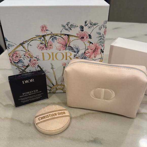 Dior Forever Natural Bronze Glow in Rosy Bronze with Dior Cosmetic Pouch and Box